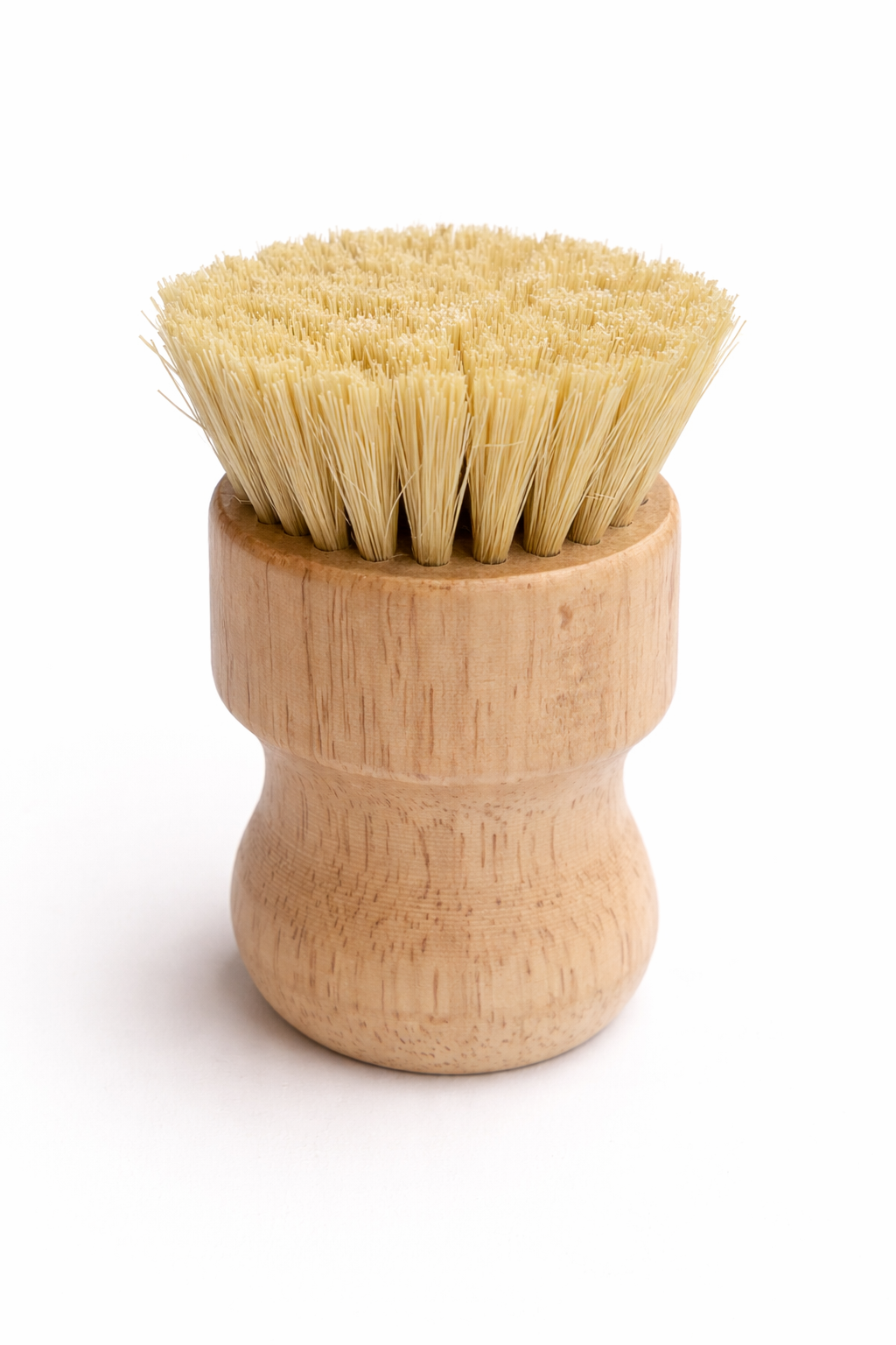 Brosse à vaisselle à l'envers avec manche en bois et poils de sisal