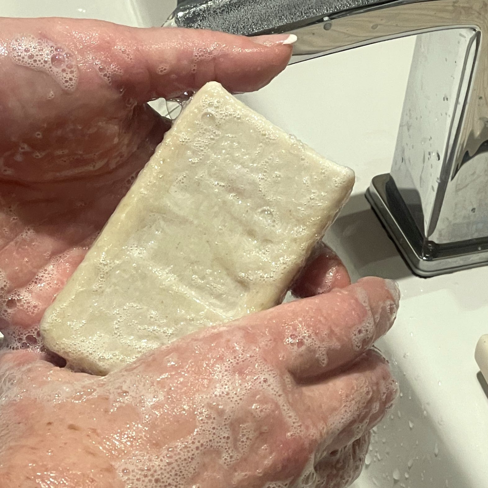 Savon artisanal Avoine + Camomille